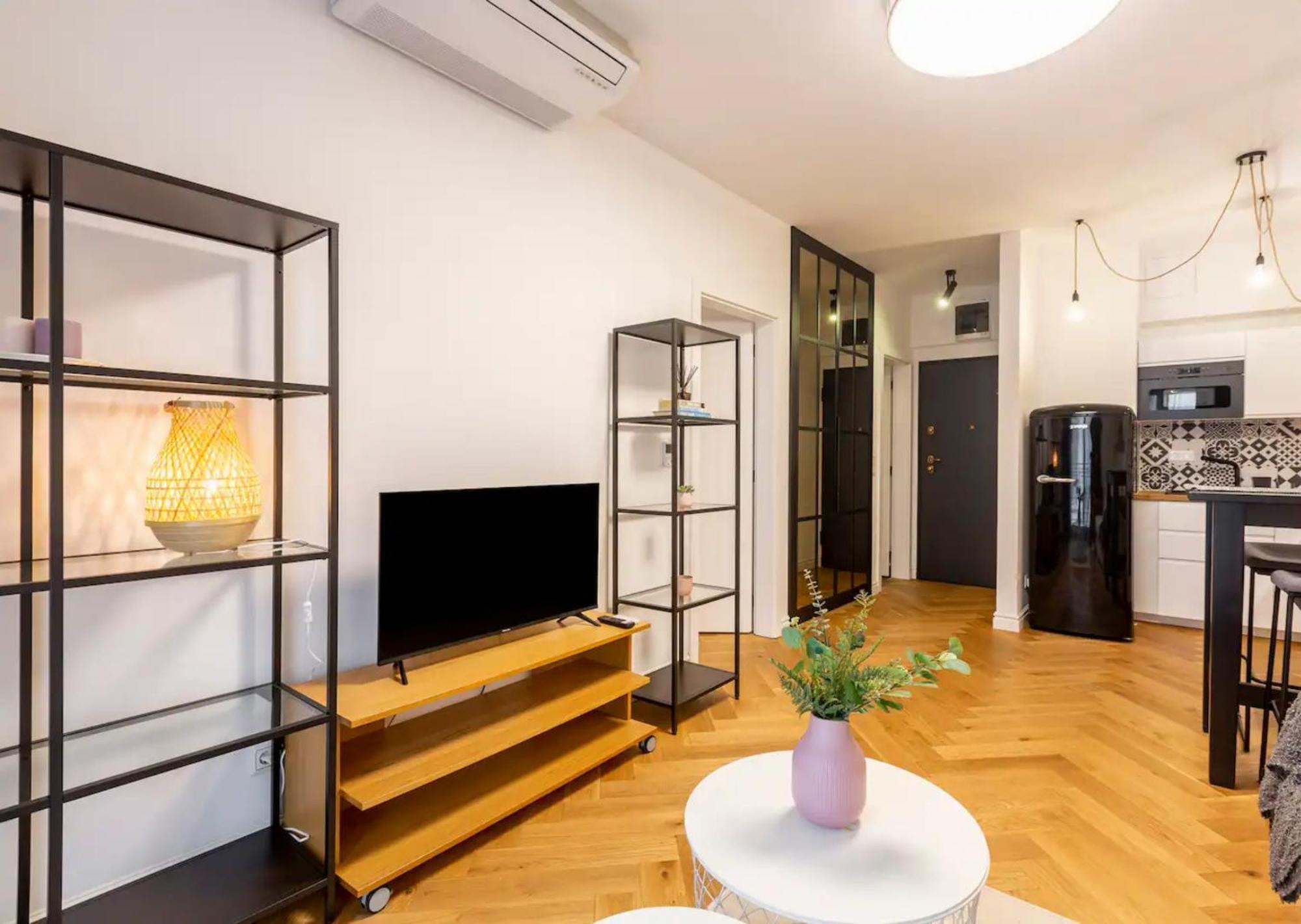 Romantic At Center With Garage And Rooftop Pool Appartamento Budapest