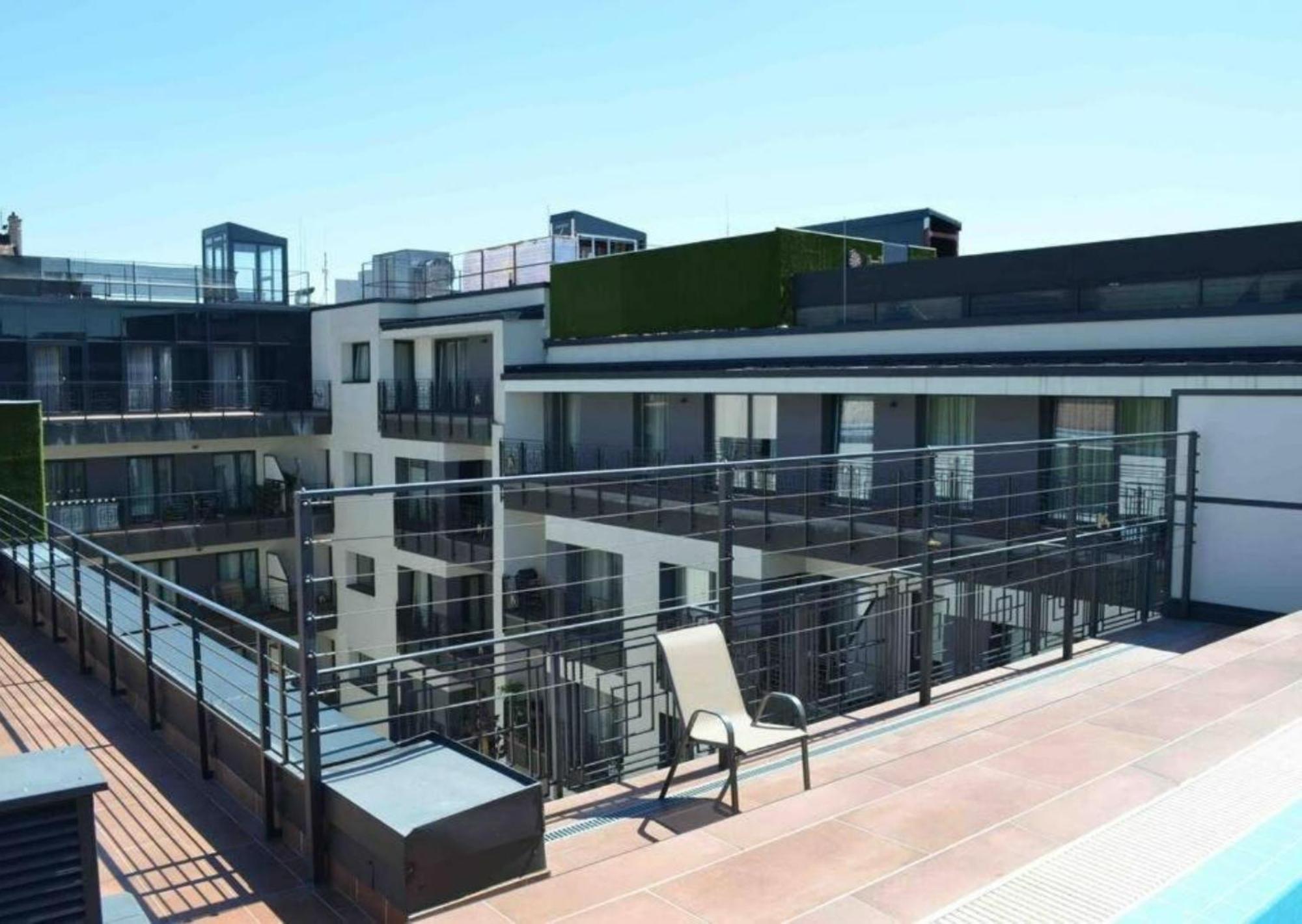 Romantic By Andrassy Street With Garage And Rooftop Pool Budapeszt
